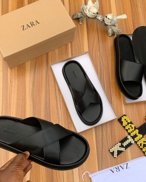 ZARA Black Cross-Strap Flat Sandals | Minimal Chic Everyday Wear