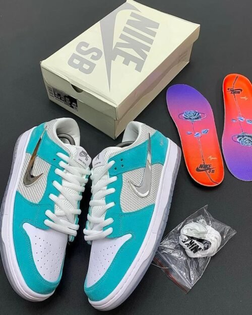 Nike SB Dunk Low Pro “April Skateboards” (Turbo Green/Metallic Silver)