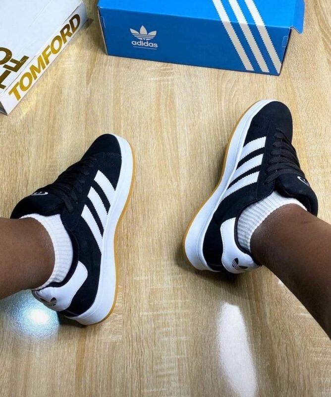 Adidas Campus 00s Sneaker in Core Black / Cloud White / Gum