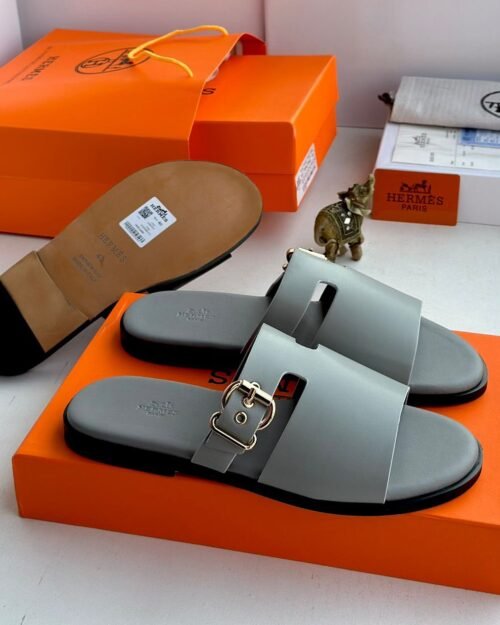 Hermès Men's/Women's Black Leather Sandals - Authentic Italian Crafted Luxury Slides